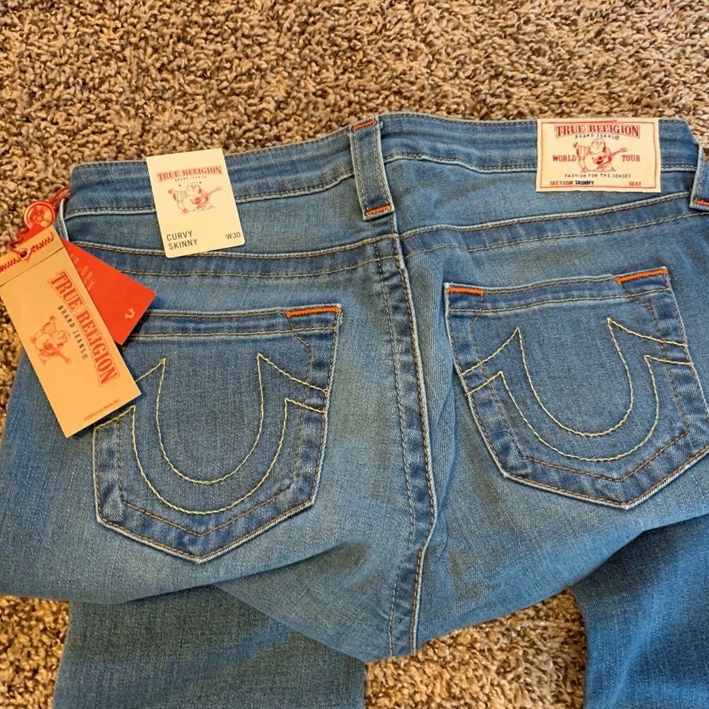 NEW. True Religion W30 Curvy Skinny Jeans.